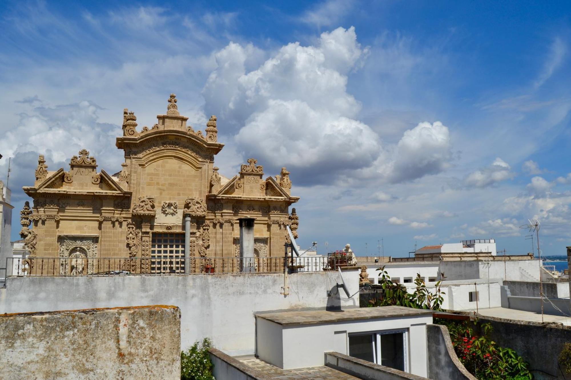 Kallistos Suites & Apartments Gallipoli Exterior photo